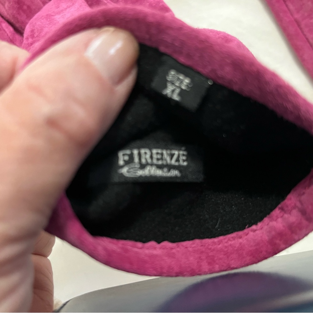 Elegant Fuscia Suede Gloves - Picture 2 of 4
